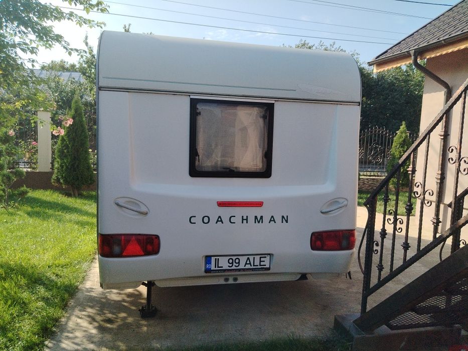 Vând rulotă cu panou solar