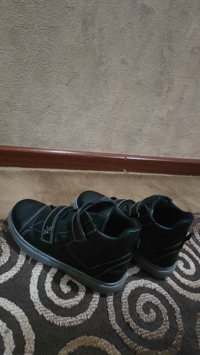 Демисезонные ботинки для мальчика, размер 36
