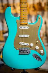 Electric guitar squier 40th anniversary stratocaster seafoam green