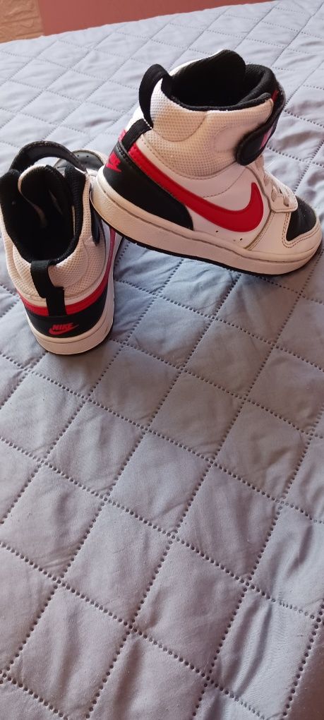 Маратонки Nike!!!