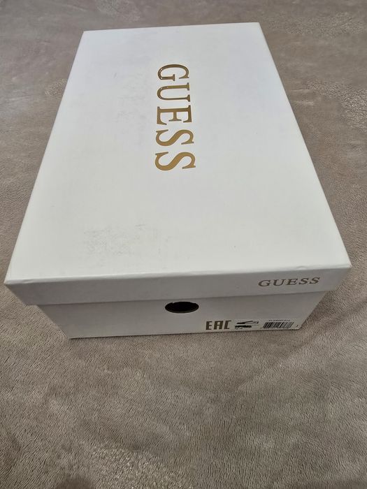 Sneakers Guess Pardie6 FLJPR6 ELE12 Alb