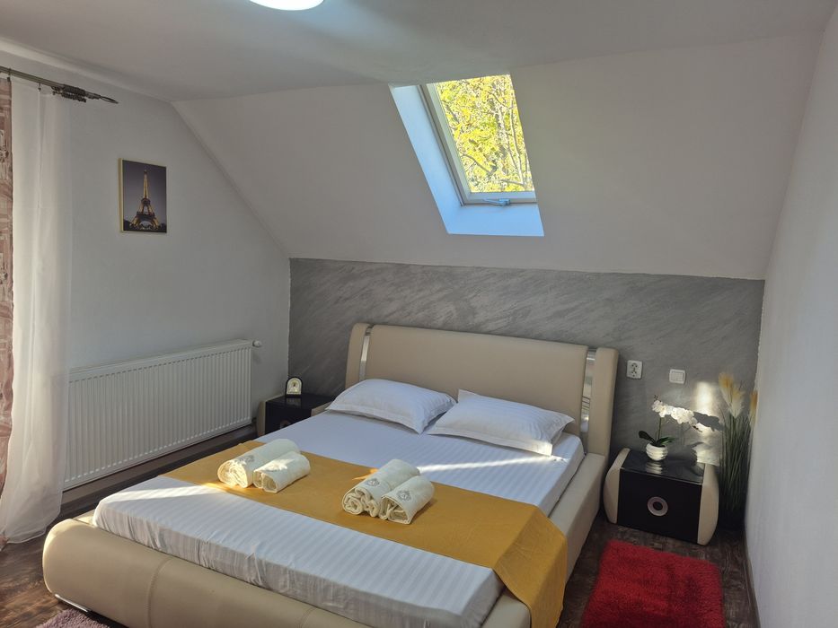 Camere disponibile 180lei 2 pers/noapte și 100lei 1 per.