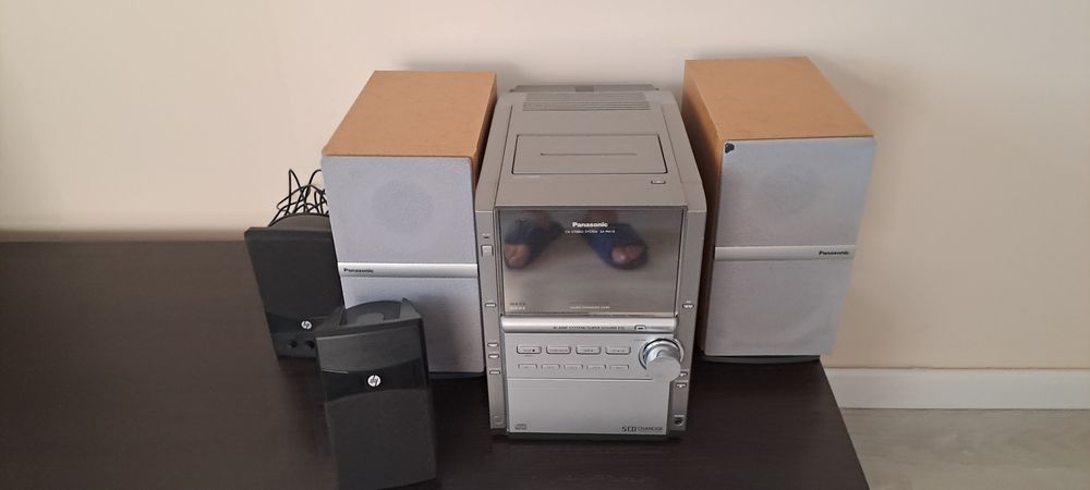 Музыкальный центр   колонками, кассеты англ язык