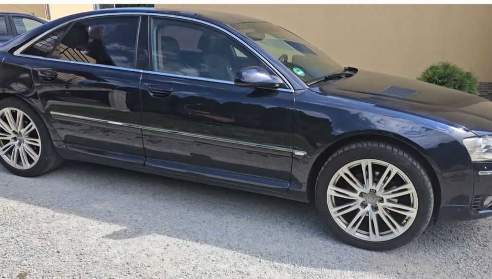 AUDI A8 3.0TDI quattro