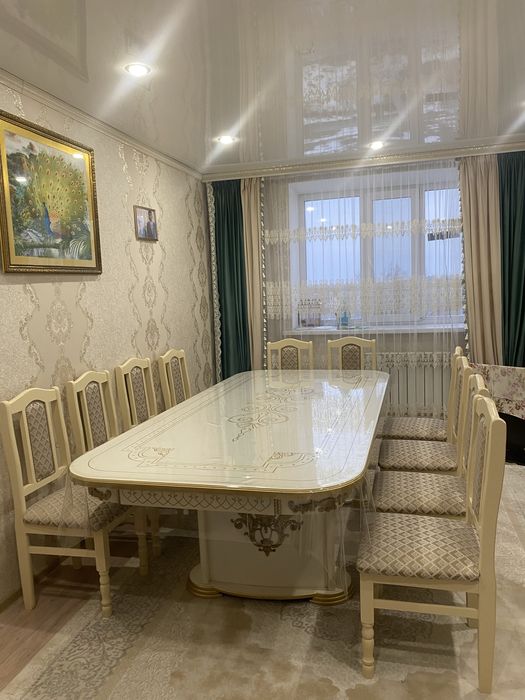 Продам большой стол