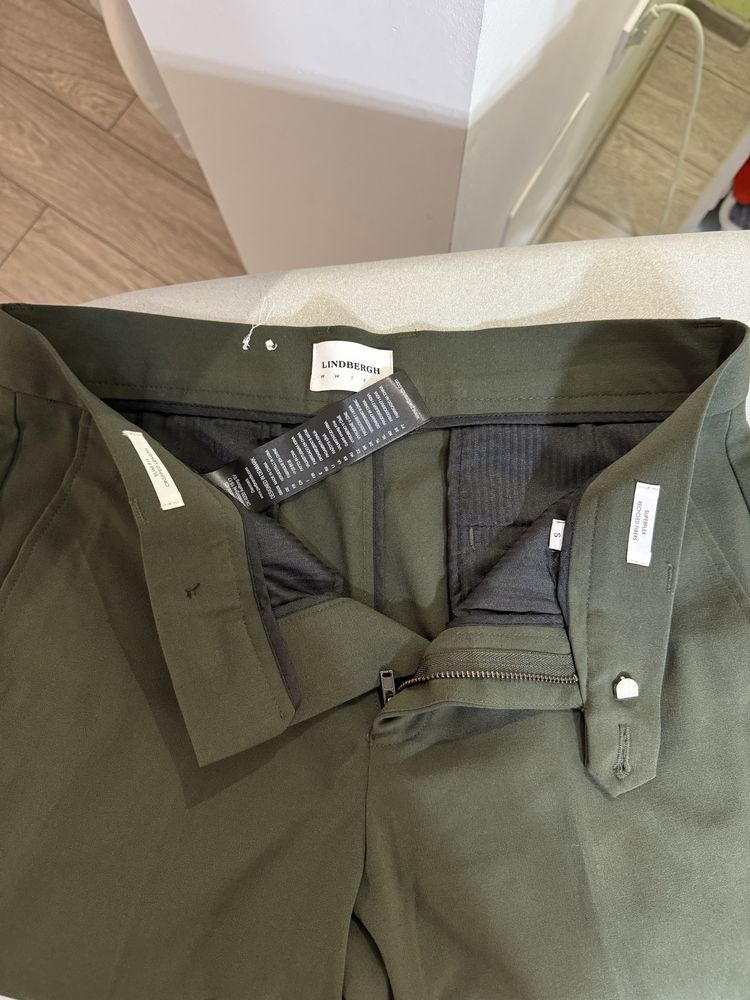 Pantaloni casual din material moale si elastic