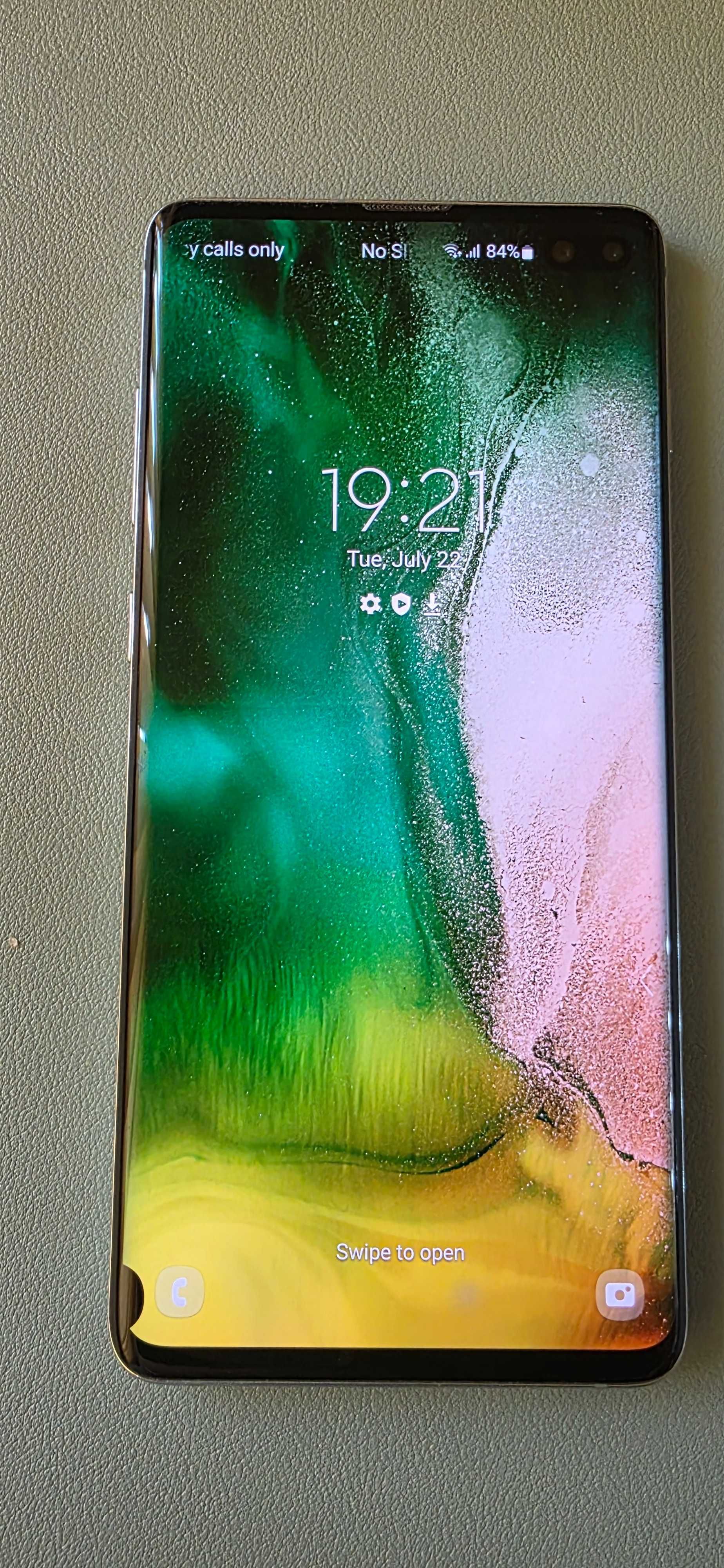 Телефон Samsung Galaxy S10+