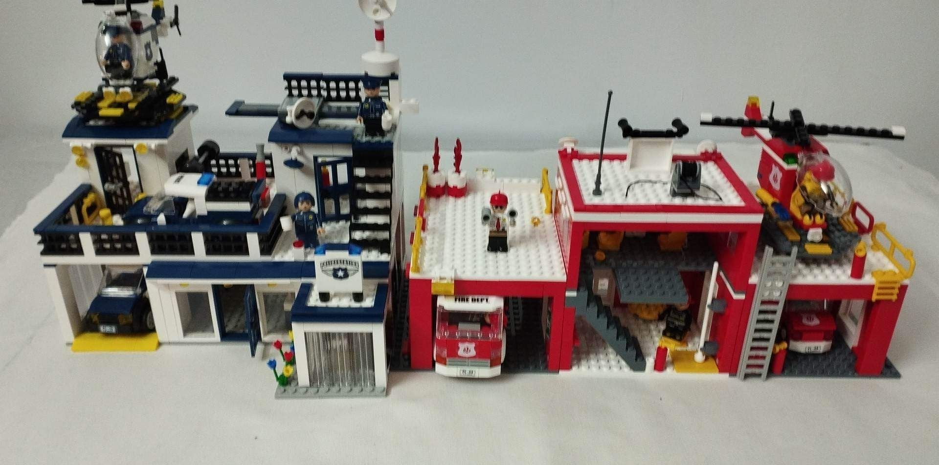 Lego ,statiepolitie, stație pompieri!