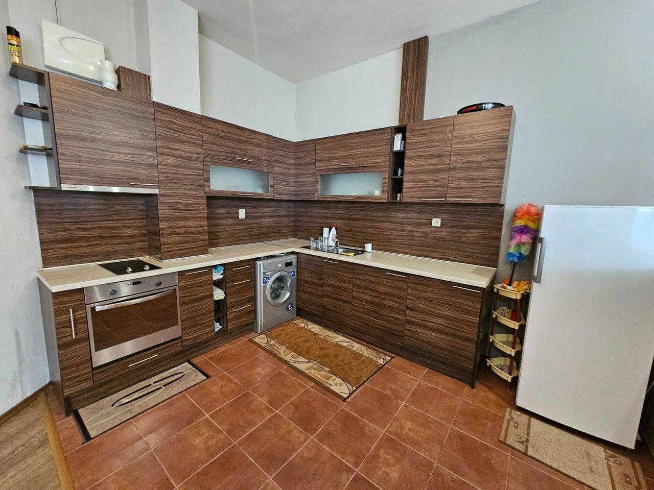 Продава се Тристаен апартамент в Велинград - 107 кв.м за 1320 €/кв.м - Снимка #2