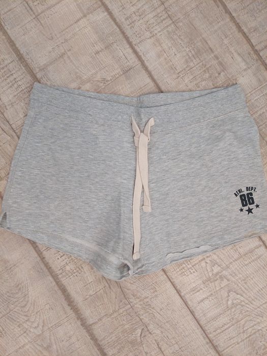 Diferite modele de haine