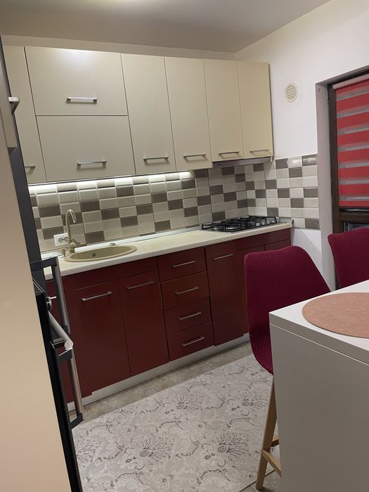 Persoana fizica, vând casă tip duplex