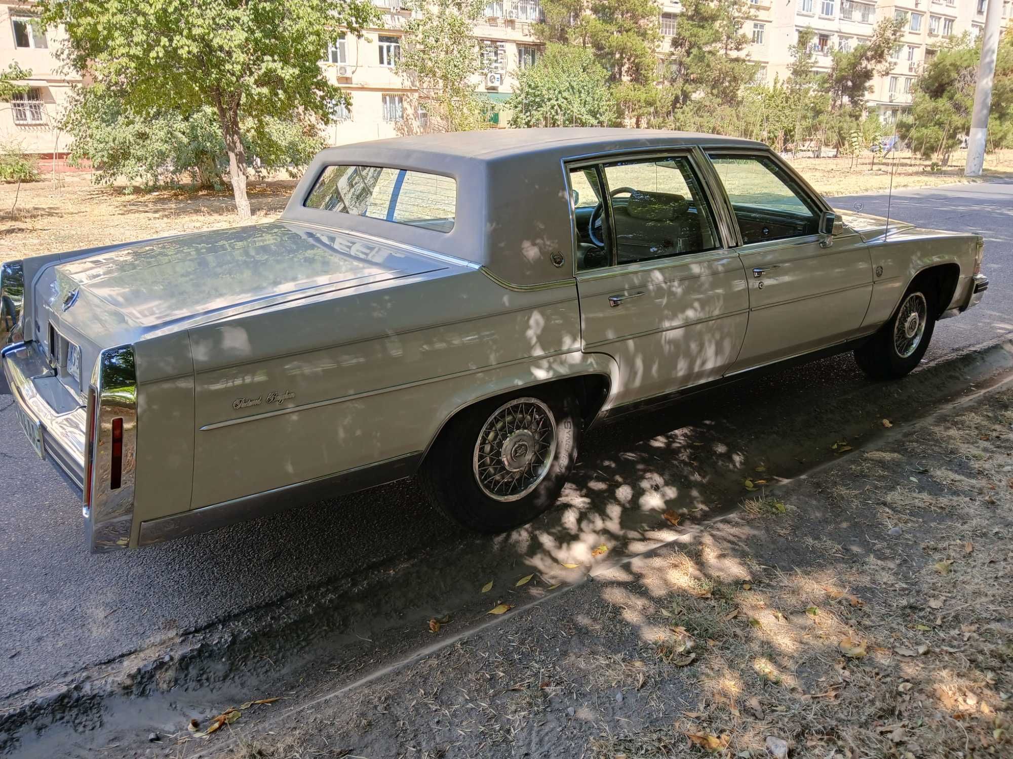 Cadillac fleetwood brougham 1984