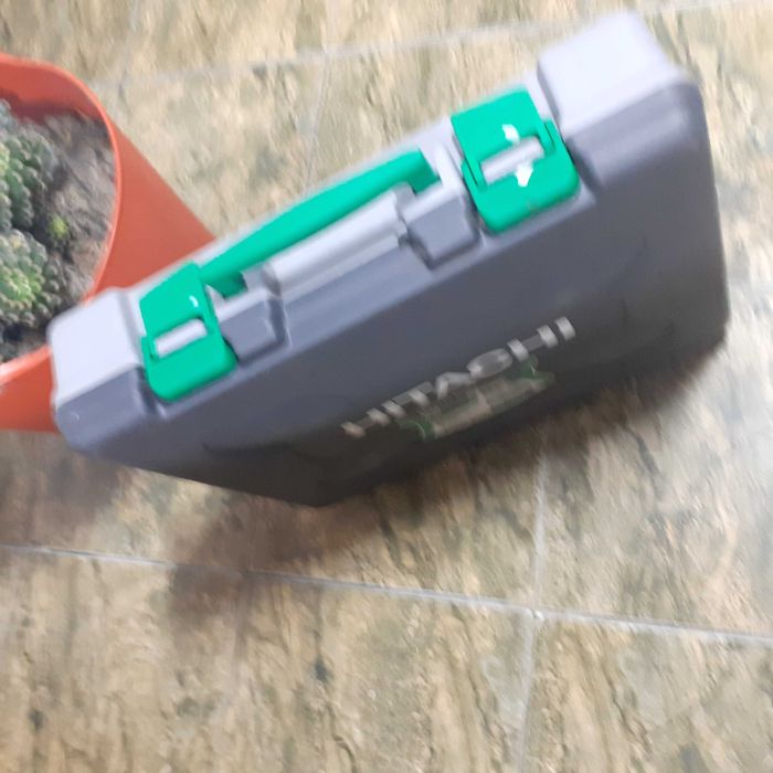 Bormasina cu acumulator Hitachi