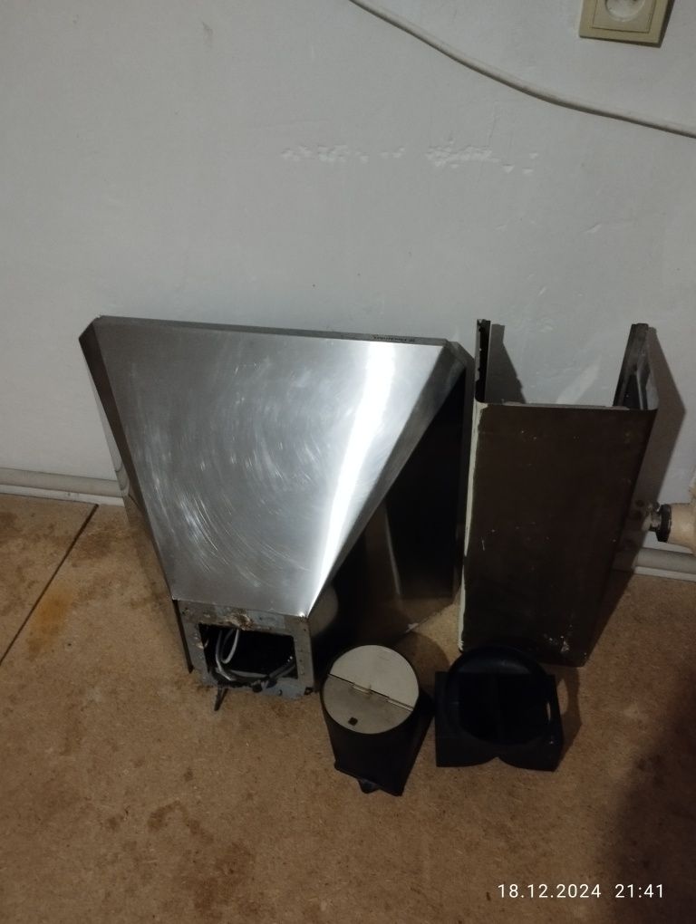 Продам вытяжку Электролюкс б/у