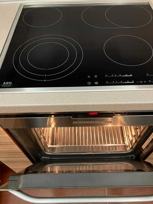 Продавам обзаведен тристаен апартамент