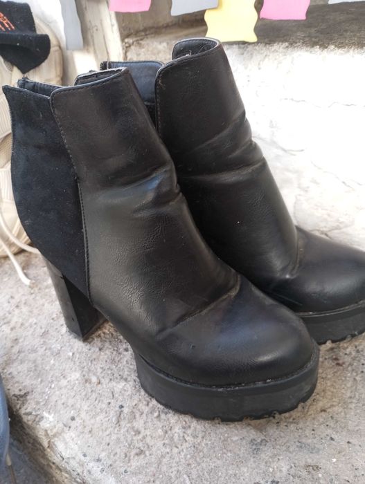 Дамски актуални боти 36 номер.