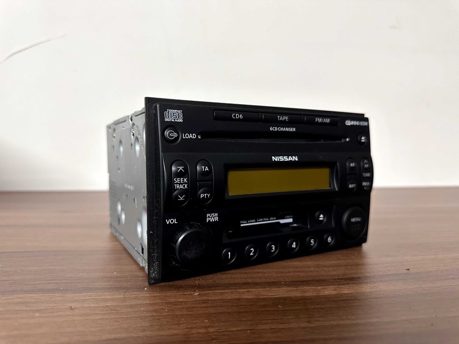 Casetofon original Nissan Y61