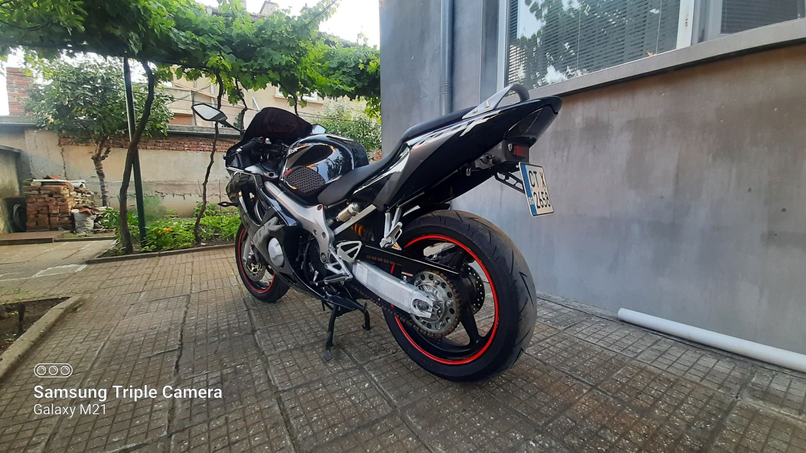Honda CBR F4i.   .