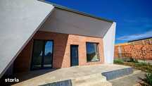 | Casa Individuala | 3 Camere | 2 Bai | Teren 323 Mp |