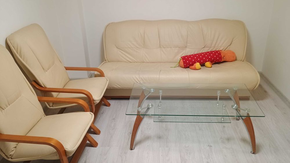 Casă la curte de inchiriat