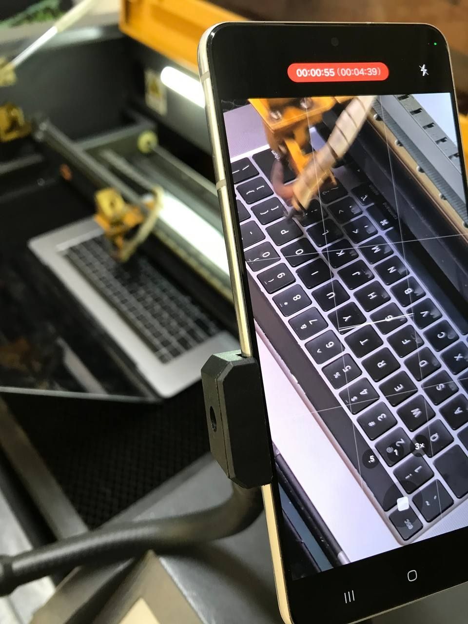 Гравировка кириллицы на клавиатурах Macbook! Лазер! Быстро, Доступно!