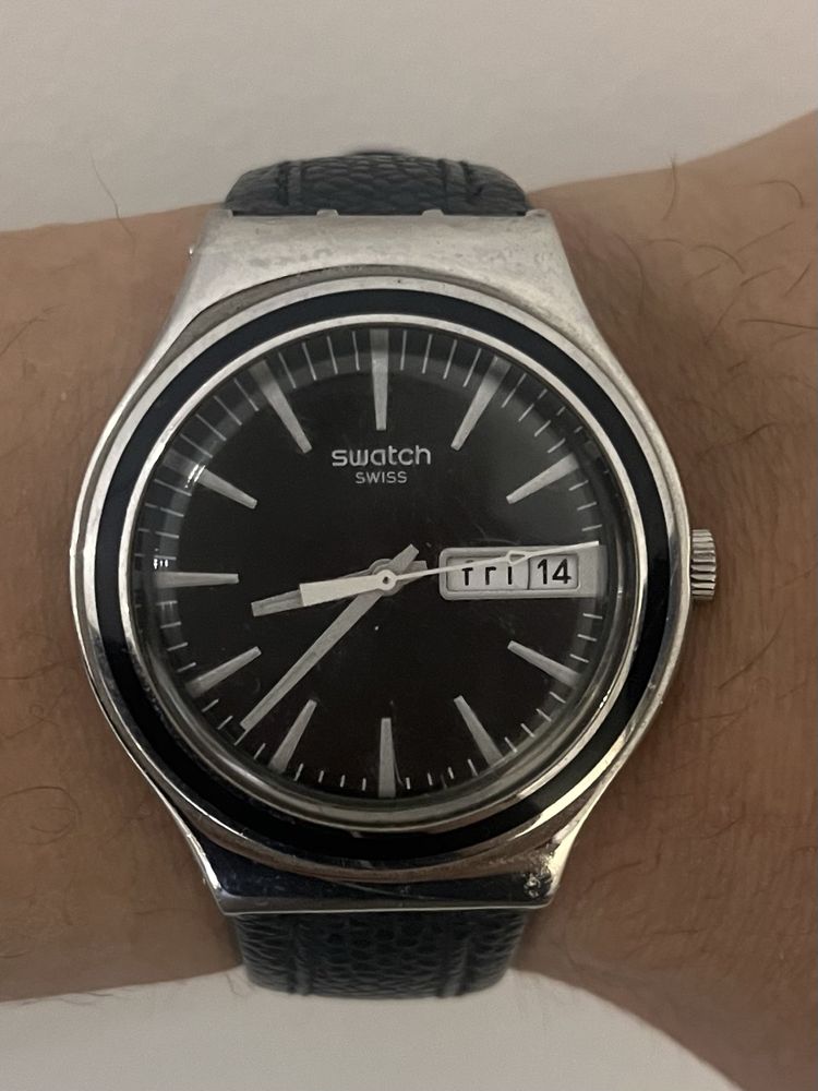 Swatch часы черные