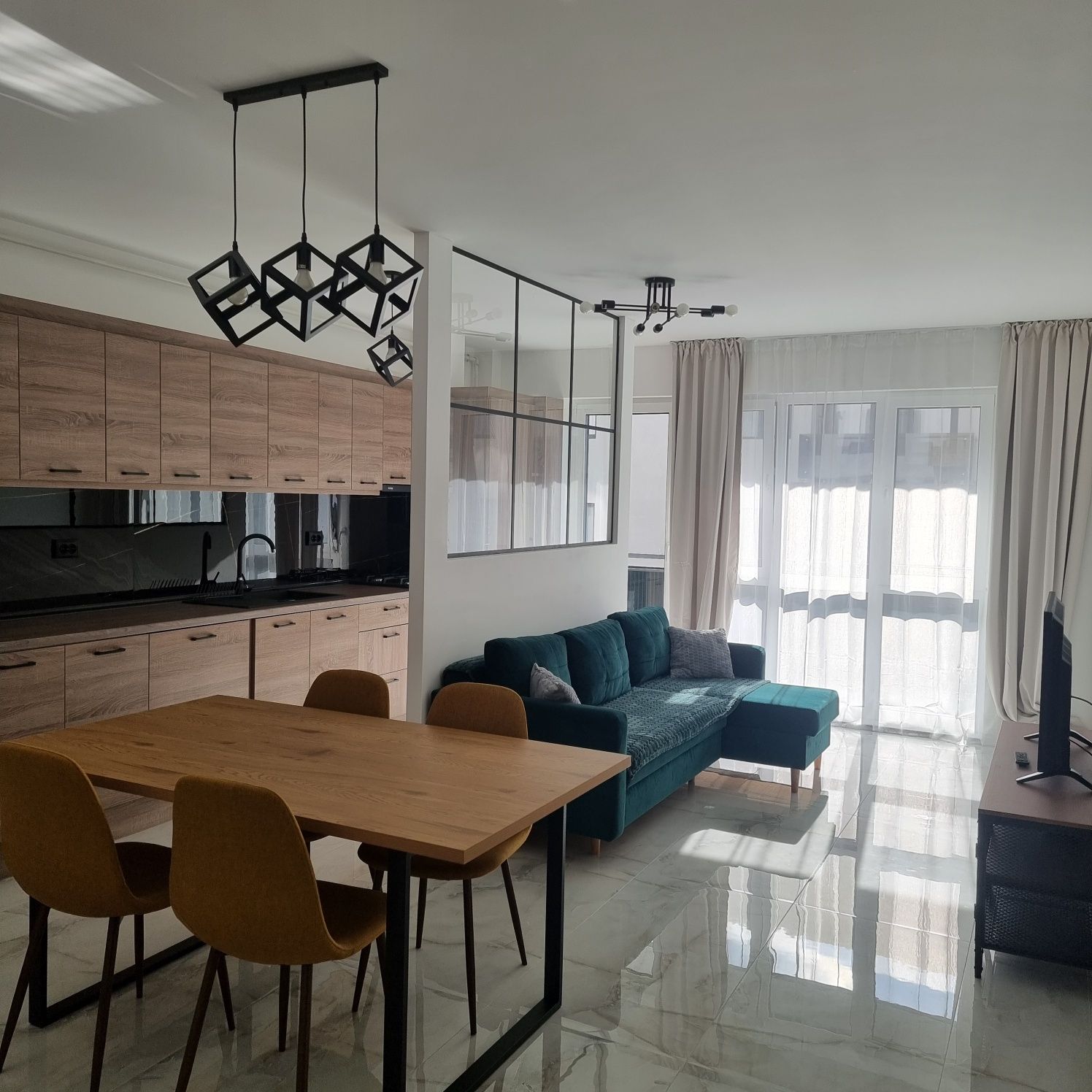 PF Închiriez apartament 2 camere, 53 mp, et. 1, Vivo Cluj