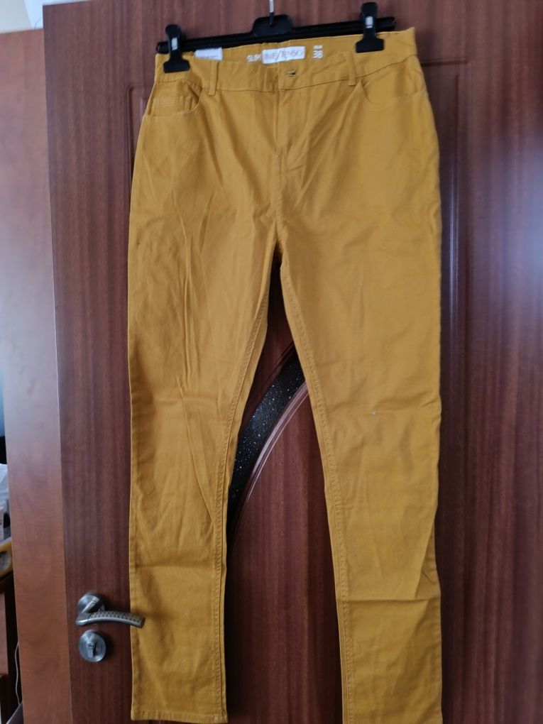 Pantaloni noi mărime 38