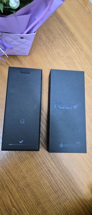 Моторола Razer 50