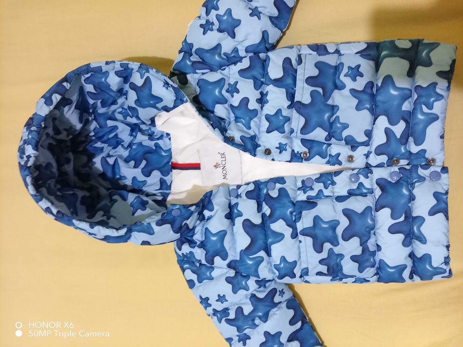 Geaca de iarna unisex. Varsta 1-3 ani. Aproape noua.