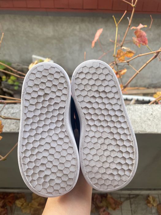 Adidas маратонки р23