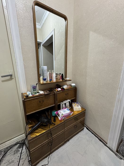 Зеркало с тумбой