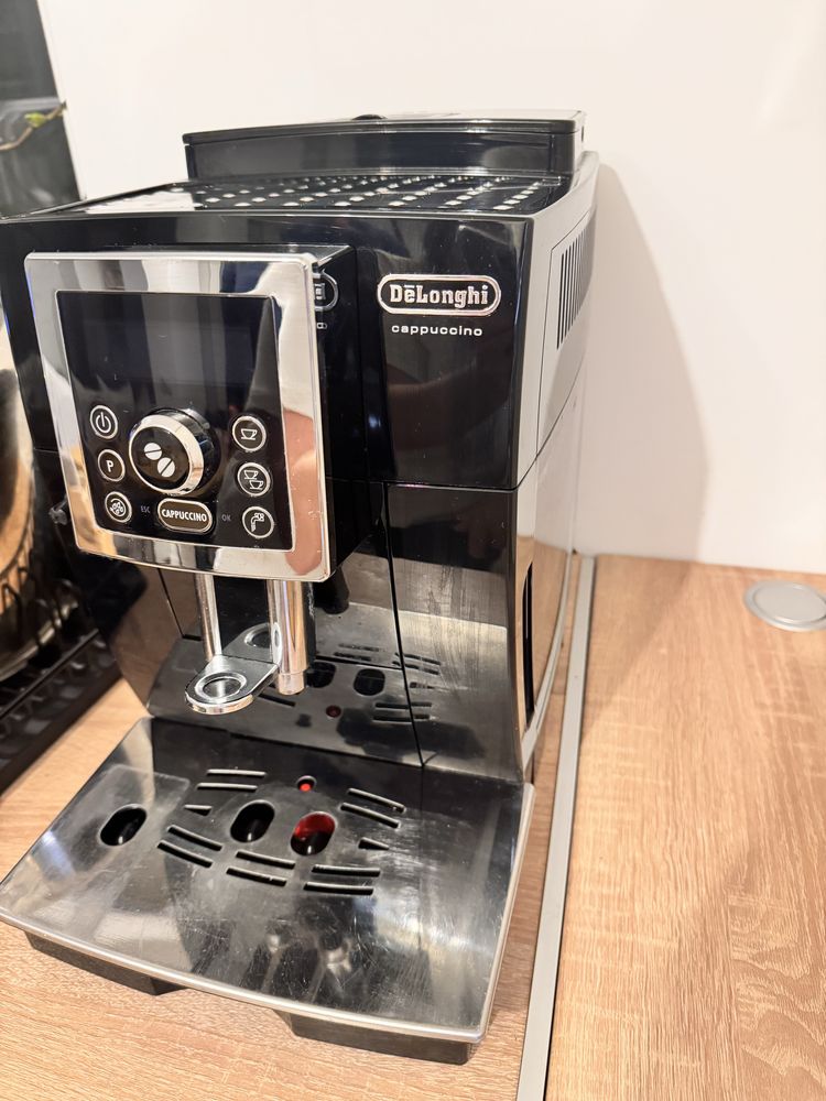 Espressor automat Delonghi Cappuccino ECAM 23.460 B