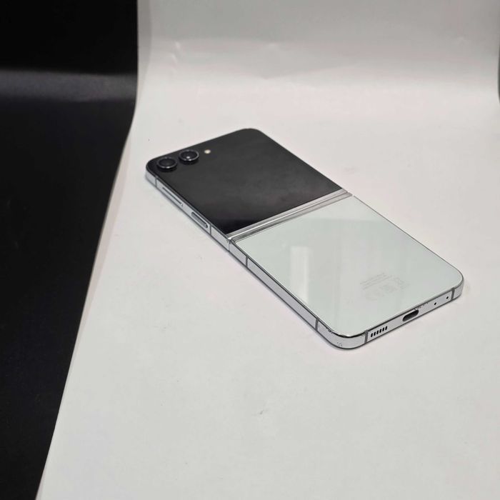 HOPE AMANET P8 Samsung Z Flip 5 512 Gb 8 Gb Ram