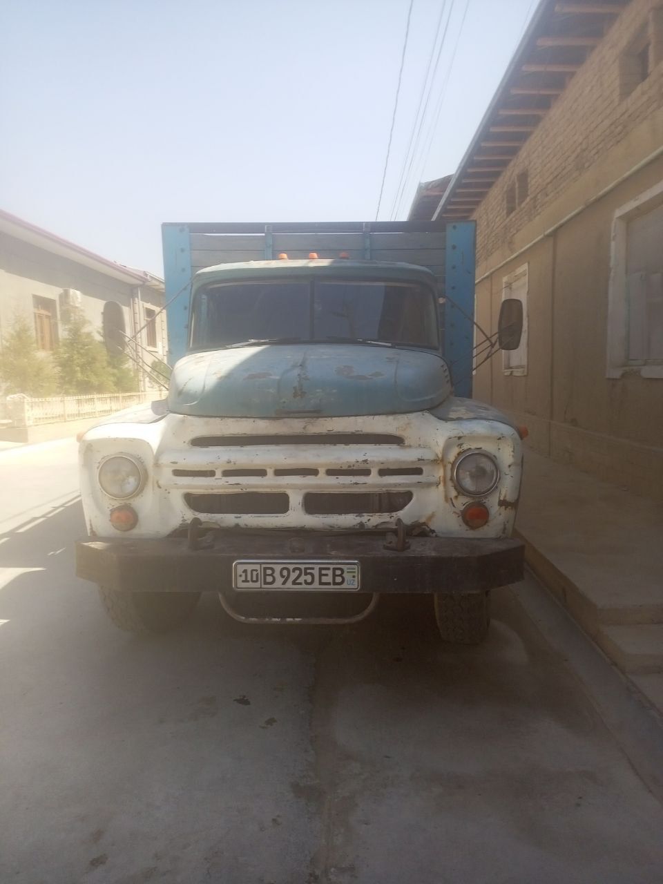 Zil 130 sotiladi srochna