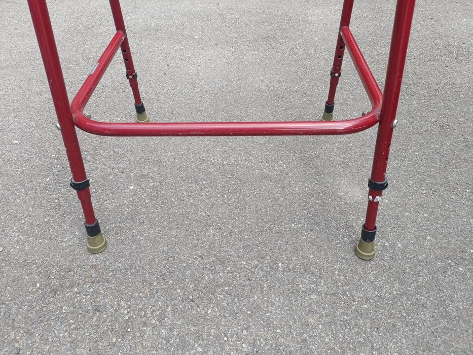 Cadru de mers profesional, reglabil