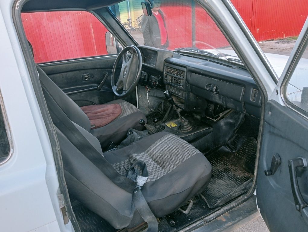 Продам ниву и прицеп