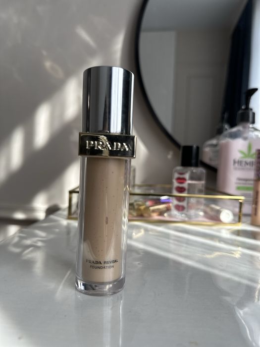 Тональный крем Prada Reveal Fundation