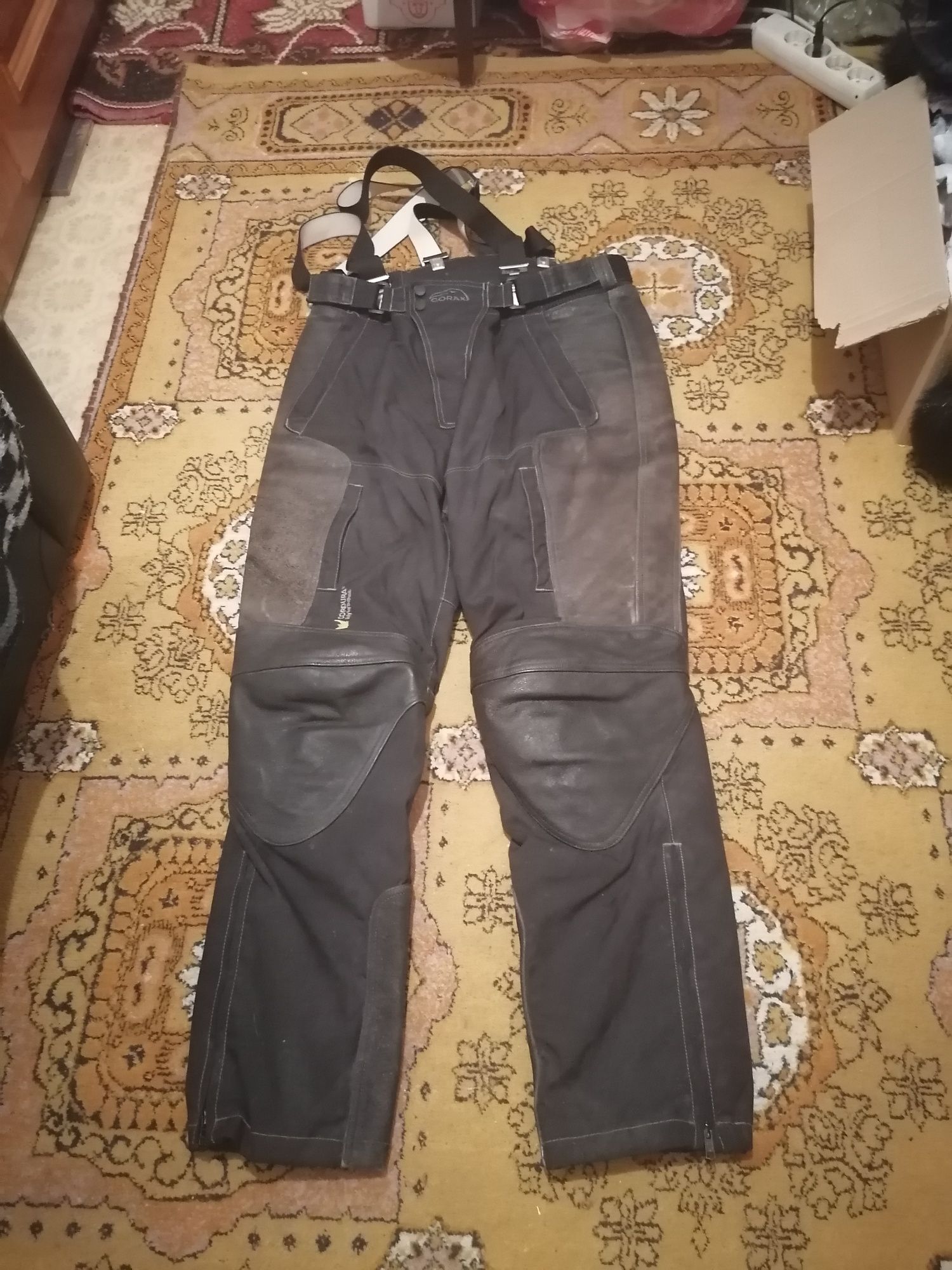 Pantaloni motociclist (mărimea L) - 85 lei