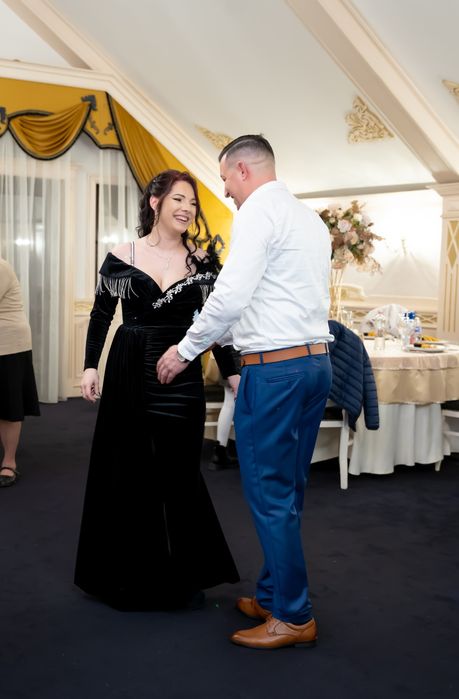 Vând rochia în stare eprfecta