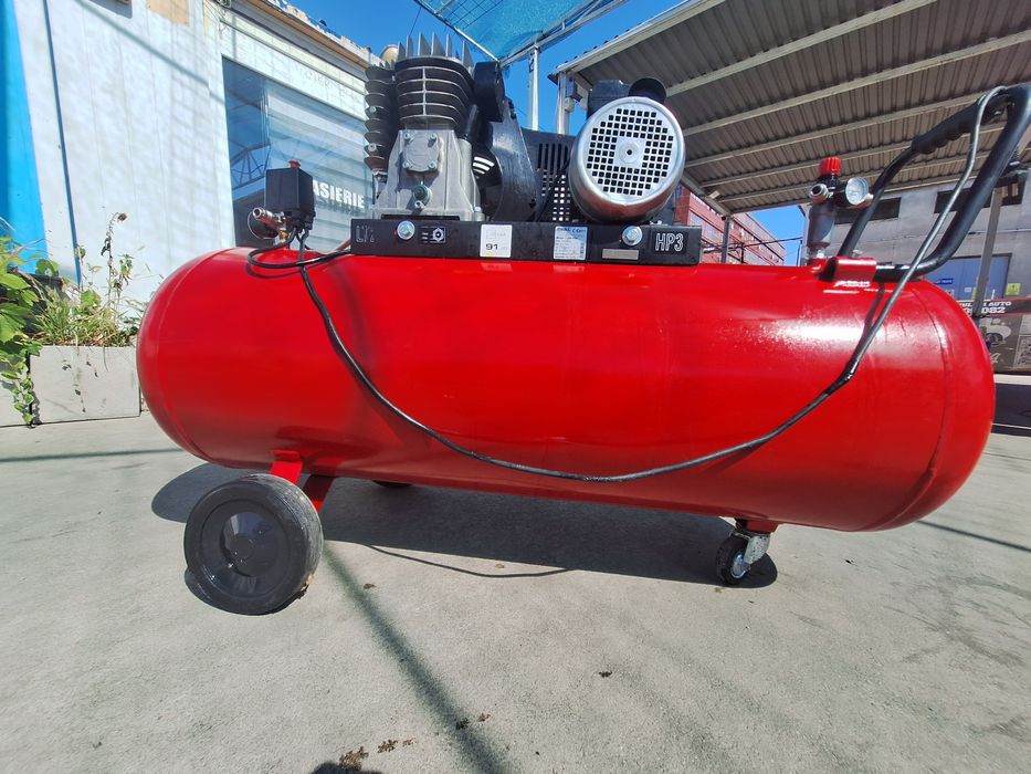 Compresor 200 l , 220V Nuco.T