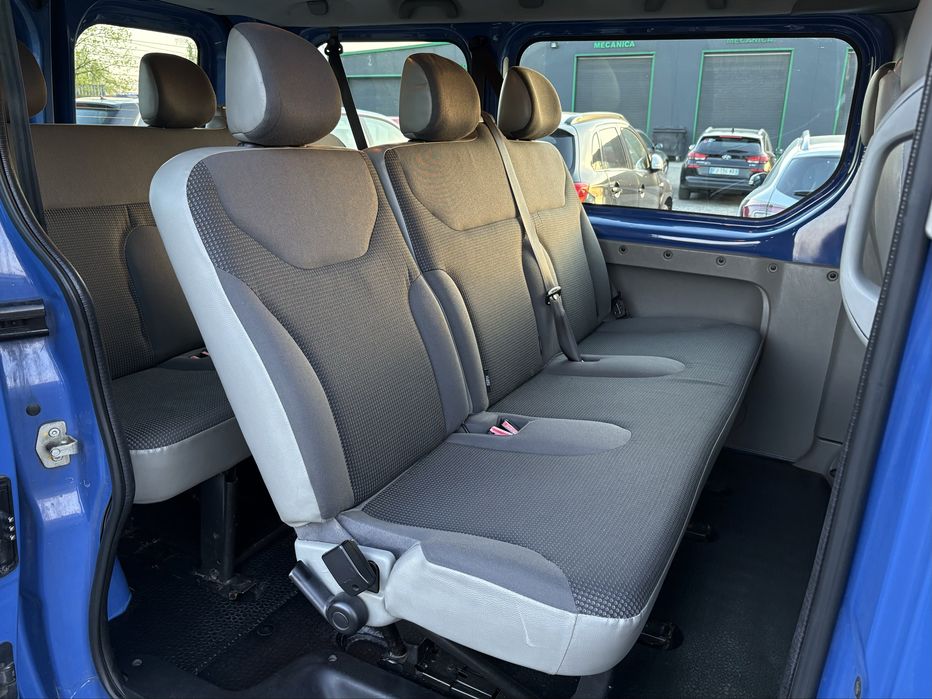 Opel Vivaro 2011 /  9 Locuri / 2.0 Diesel 6+1 / Km cu Istoric / Top