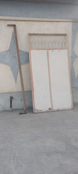 Xamma narsasi bor juda mustahkam  ogir darvoza
