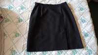Продавам черна дамска елегантна къса пола