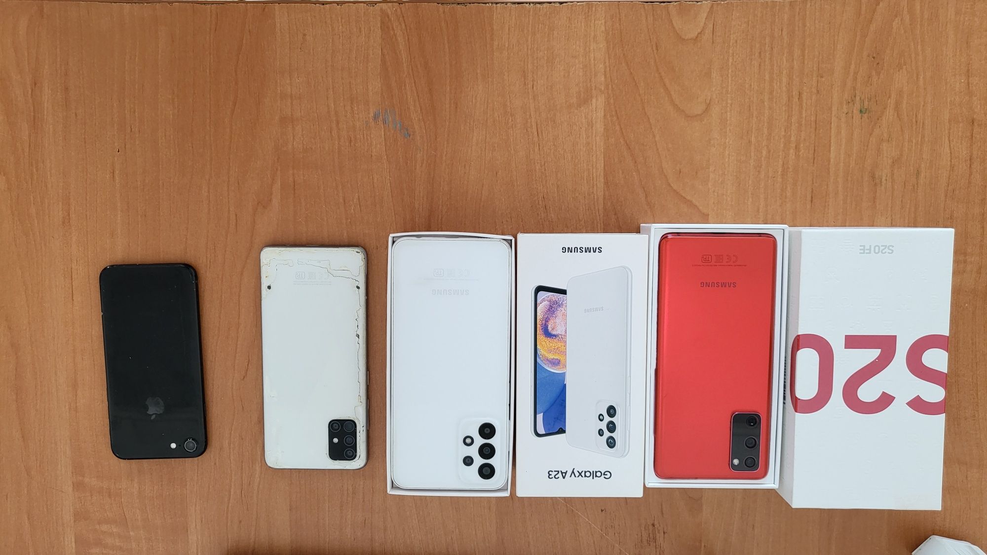 Продается б/у телефоны Samsung