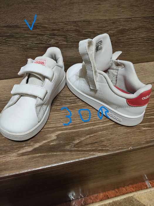Adidași fetiță 4- 6 ani