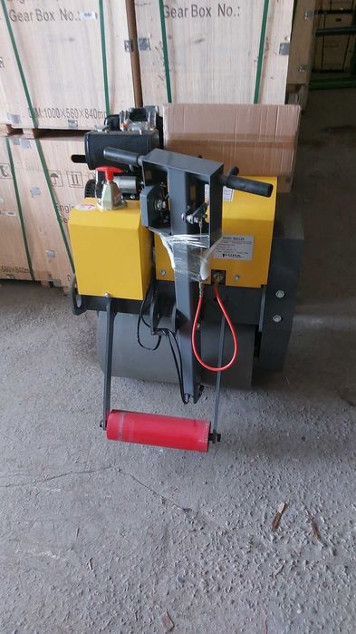 Дорожный каток R-300 (Hoda/Loncin)