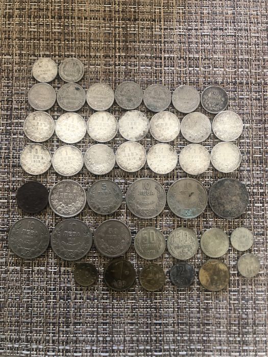 Продавам стари монети