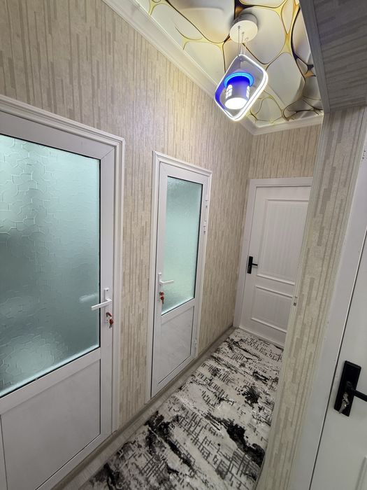 Uy sotiladi 6 mkr Aroma kafesi oldida 2 xona 1 etaj urta qatorda