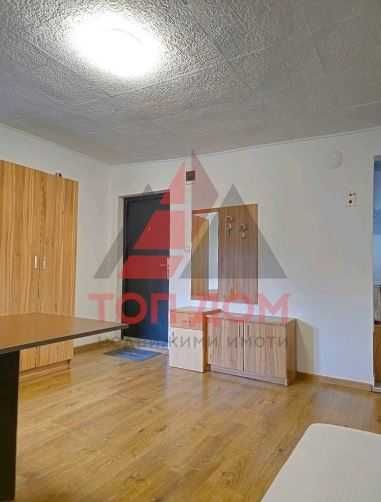 Дава се под наем Едностаен апартамент в Варна, Червен площад - 20 кв.м за 229.5 € - Снимка #2